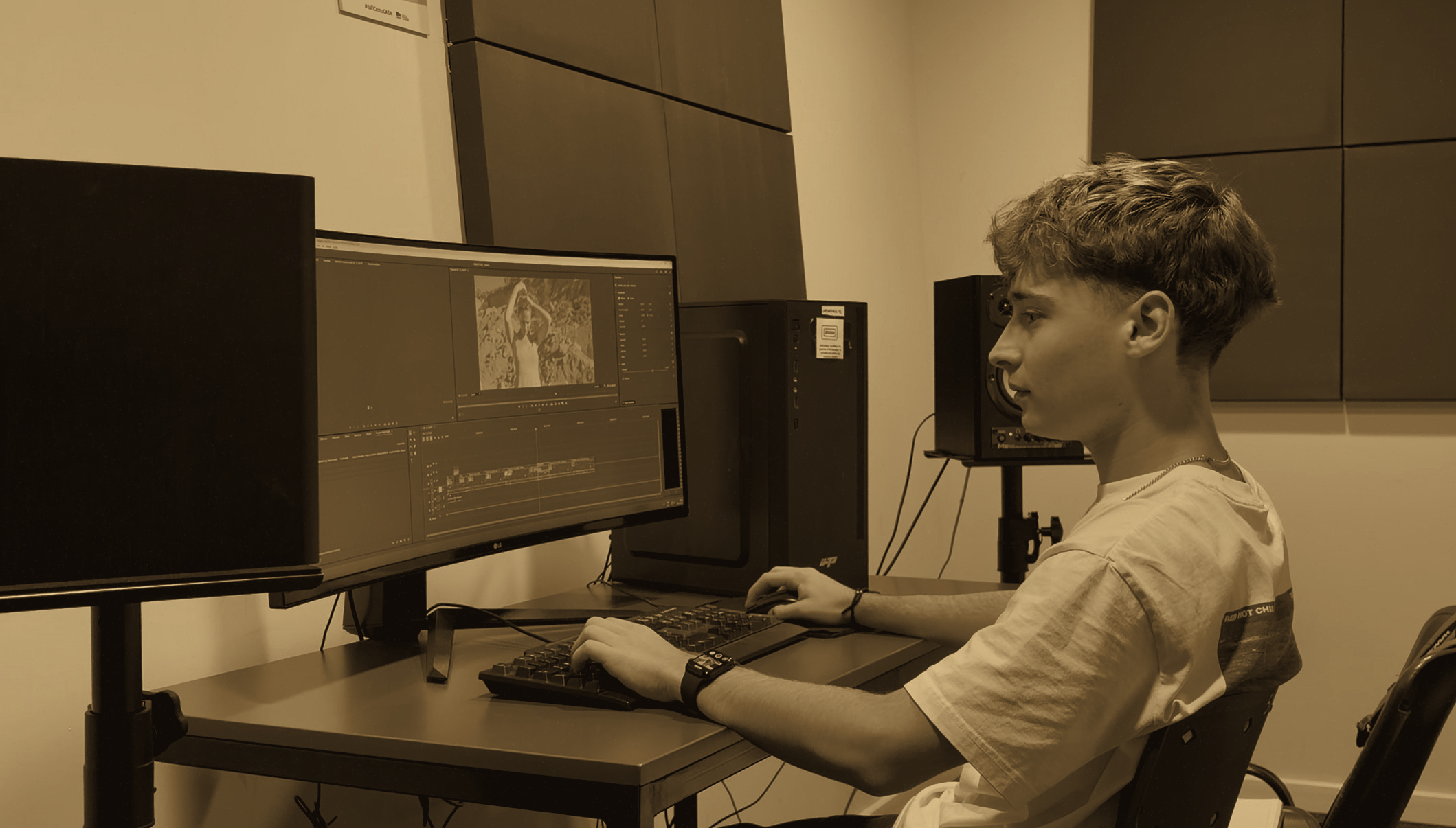 Roque Casalia editando
